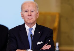 Mπάιντεν: Δεν είναι έτοιμος να επικαλεστεί την 14η τροπολογία για την αποφυγή της χρεοκοπίας