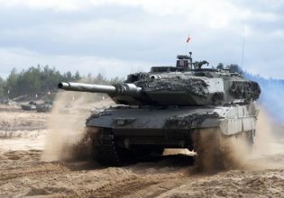 Economist: Η οικονομία της Ρωσίας μπορεί να αντέξει έναν μακρύ πόλεμο, αλλά όχι έναν πιο έντονο