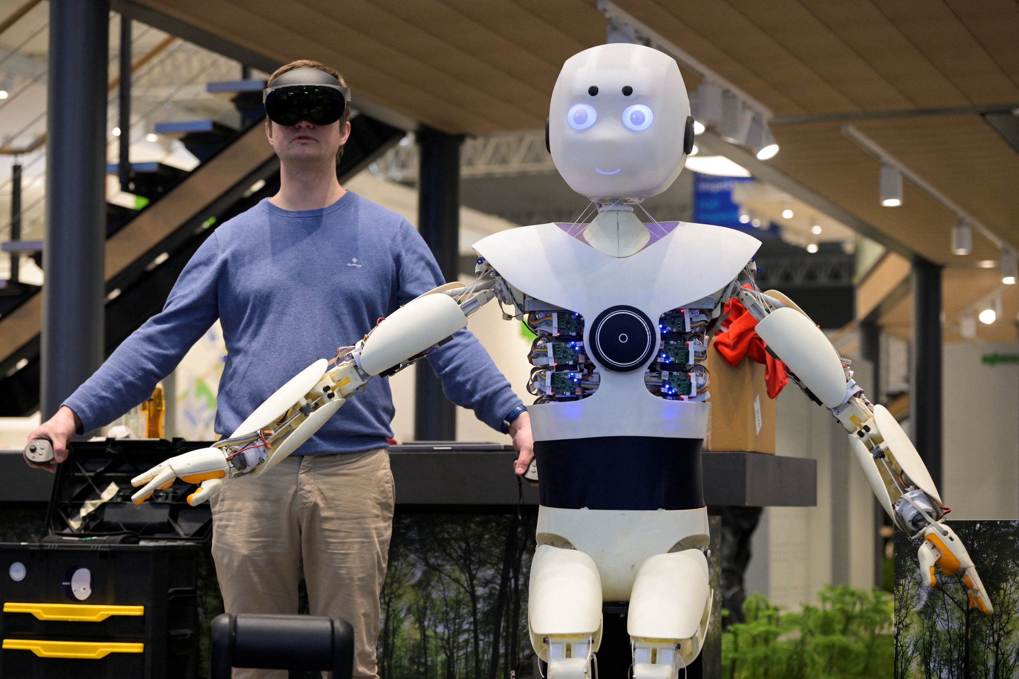 Η Γερμανία «γερνάει» και προσλαμβάνει ρομπότ - Πόσο απειλούνται οι δουλειές μας;