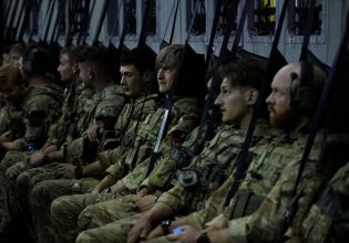 Πόλεμος στο Σουδάν: Μαίνονται οι μάχες στο Χαρτούμ