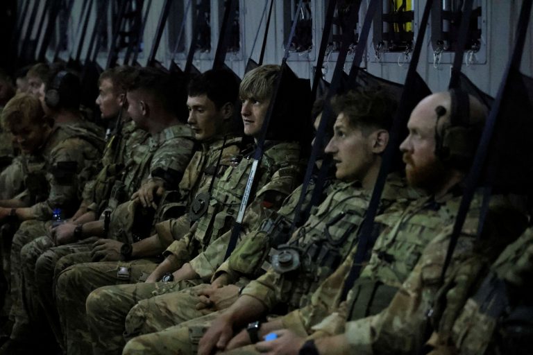 Πόλεμος στο Σουδάν: Μαίνονται οι μάχες στο Χαρτούμ