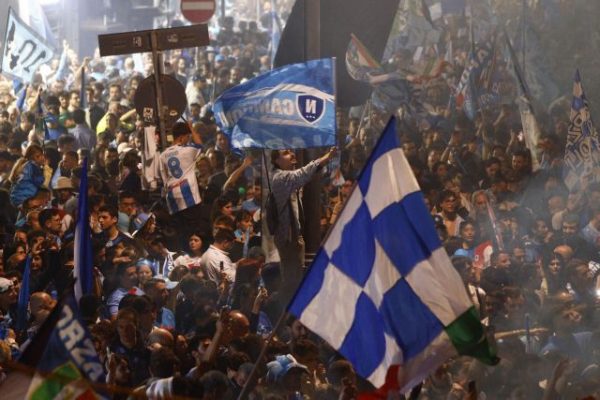 Ιταλία: Ένας νεκρός και δεκάδες τραυματίες στους πανηγυρισμούς στη Νάπολη για την κατάκτηση του πρωταθλήματος