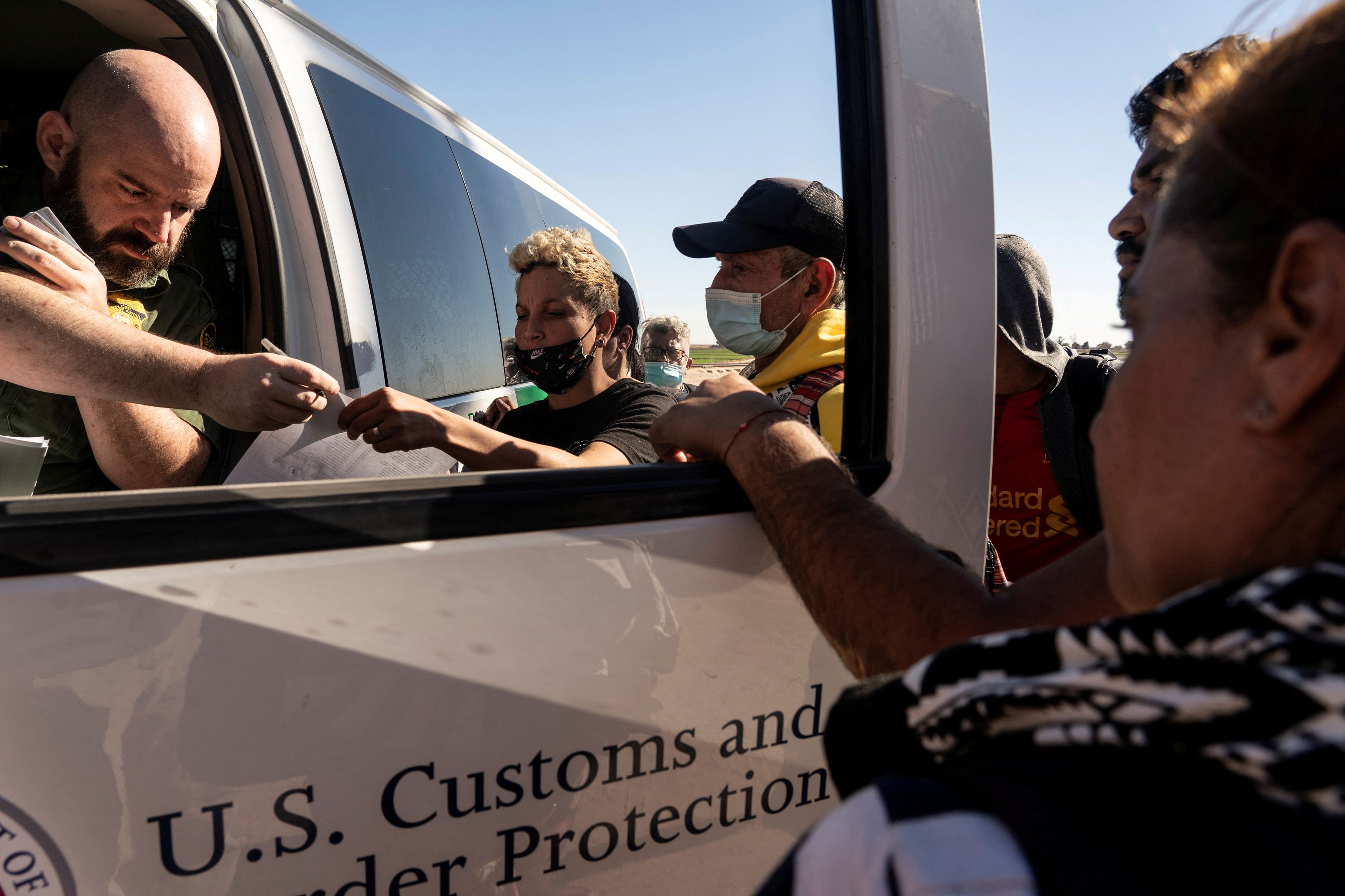 Μετανάστες: Μετά τη λήξη της ισχύος του Title 42, δικαστικές προσφυγές απειλούν τα νέα μέτρα της κυβέρνησης Μπάιντεν