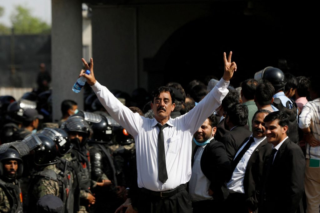 Ιμράν Χαν: Νέες διαδηλώσεις υποστήριξης για τον πρώην πρωθυπουργό στο Πακιστάν