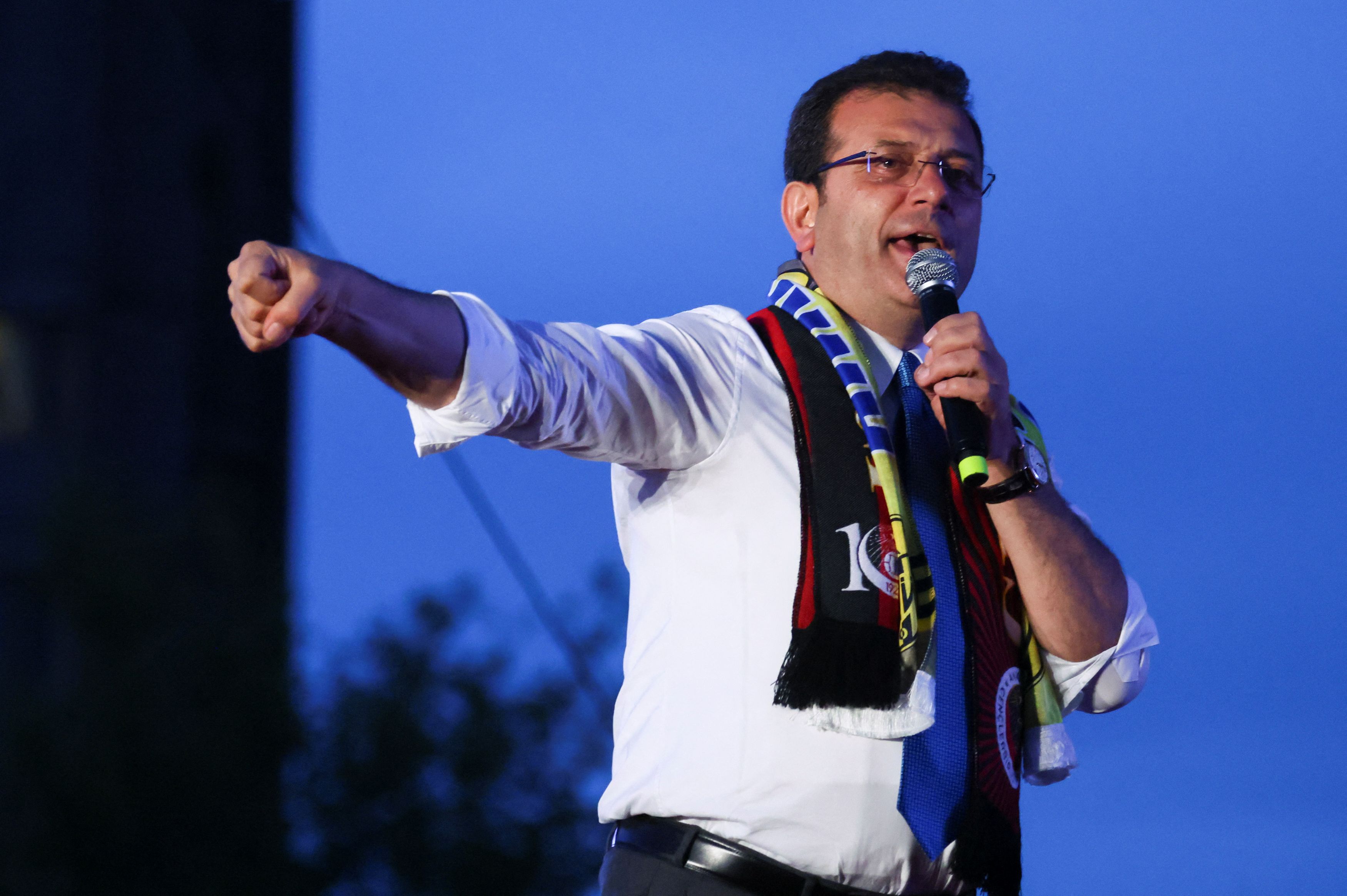 Εκρέμ Ιμάμογλου: Τον στοχοποιεί το AKP - «Μπορεί να απομακρυνθεί από δήμαρχος μετά τις εκλογές»