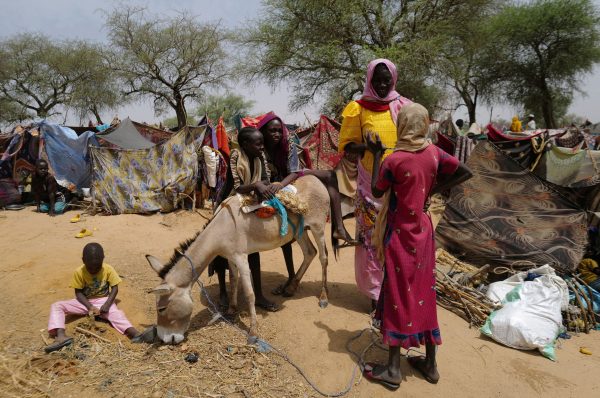 Πόλεμος στο Σουδάν: Αργεί να εφαρμοστεί η συμφωνία για τους αμάχους – Αεροπορικές επιδρομές, οδομαχίες και εκρήξεις στο Χαρτούμ
