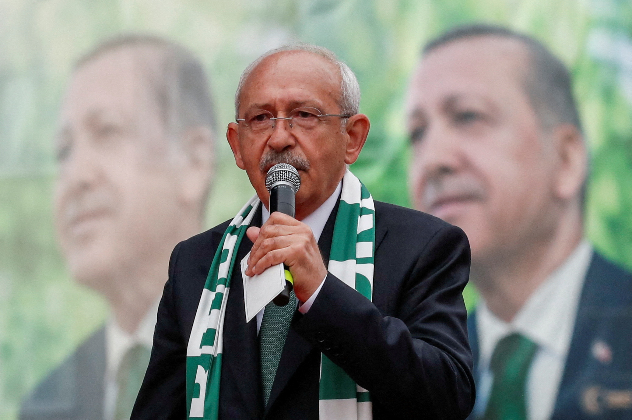 Εκλογές στην Τουρκία: Πώς ολοκλήρωσαν τις καμπάνιες τους Ερντογάν και Κιλιτσντάρογλου