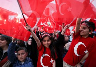 Τουρκία εκλογές: Η «καυτή πατάτα» της οικονομίας καίει εξίσου Ερντογάν και Κιλιτσντάρογλου