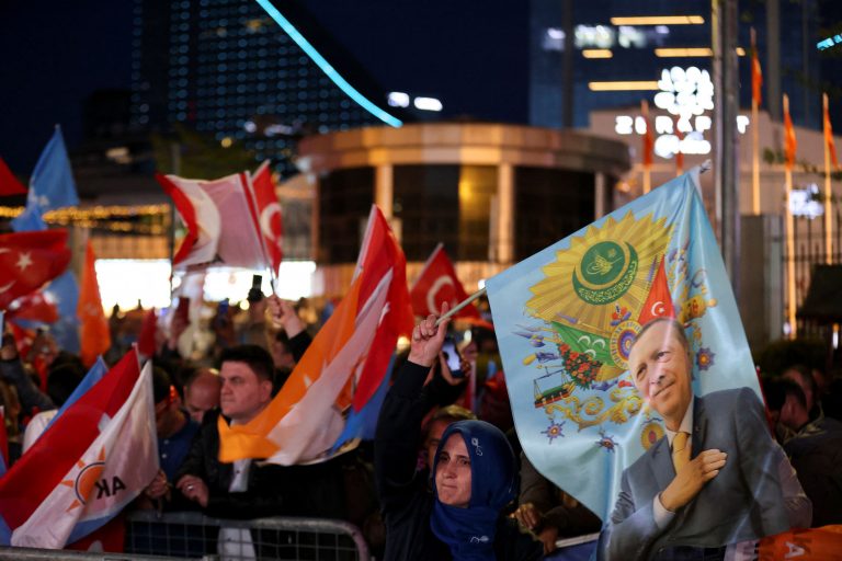 Τουρκία εκλογές: Εκρηκτικό το κλίμα στη γείτονα – Τι θα κάνει ο Ερντογάν αν χάσει από τον Κιλιτσντάρογλου;