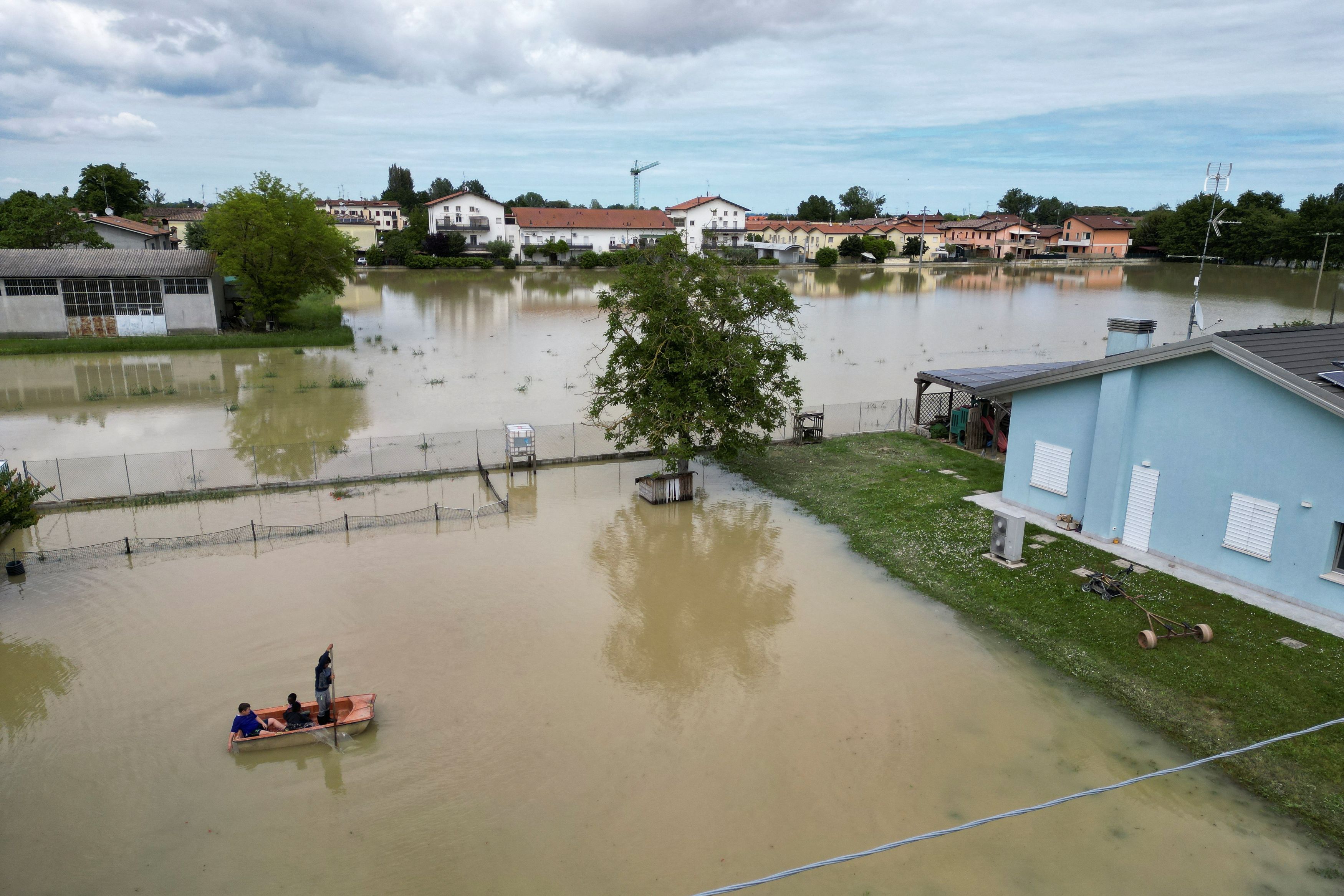 Ιταλία: 14 οι νεκροί από τις πλημμύρες - Πάνω από 20.000 οι άστεγοι