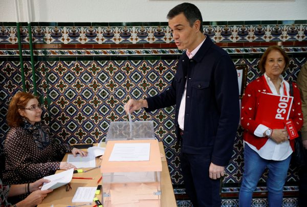 Εκλογές στην Ισπανία: Βαριά ήττα για τον Πέδρο Σάντσεθ