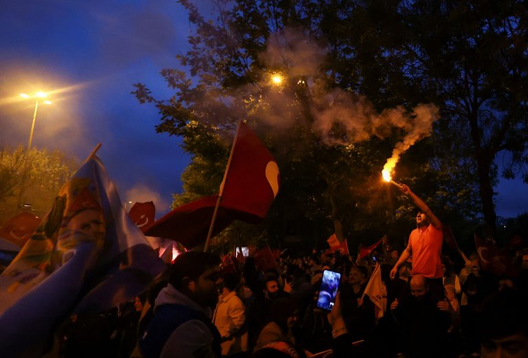 Εκλογές στην Τουρκία: Πανηγυρισμοί οπαδών του Ερντογάν στην Αγία Σοφία