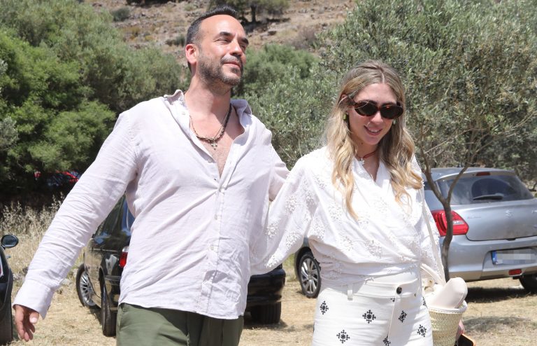 Πάνος Μουζουράκης: Οι πρώτες δηλώσεις μετά τον γάμο του – Κάλεσε τους δημοσιογράφους για κέρασμα