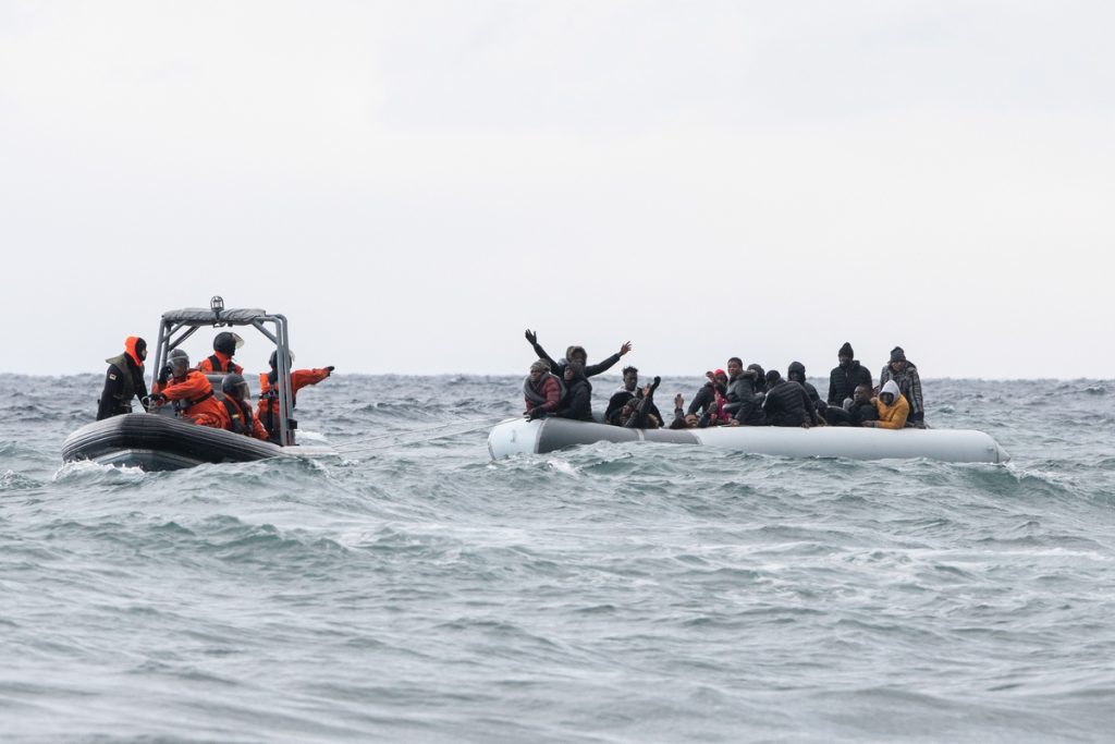Τυνησία: Εντοπίστηκαν τα πτώματα εννιά μεταναστών – «Πέθαναν από κρύο, δίψα και κούραση»