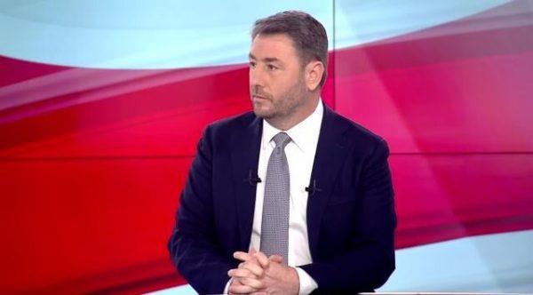 Ανδρουλάκης στο MEGA: «Ο Μητσοτάκης κυβερνά με την παρέα του – Δώρο στη ΝΔ ο Κατρούγκαλος»