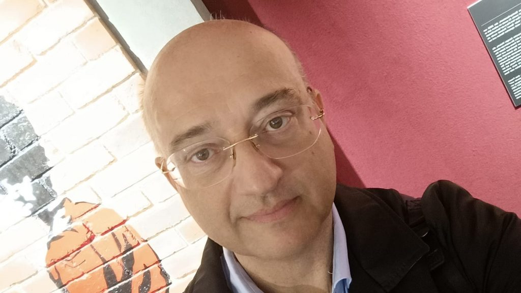 «Ο Νίκος Μπογονικολός δεν παραβίασε ποτέ κανένα πιστοποιητικό» – Τι υποστηρίζει ο δικηγόρος του στο MEGA