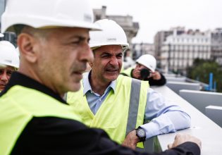 Τετ α τετ Μητσοτάκη με Μώραλη στον Πειραιά