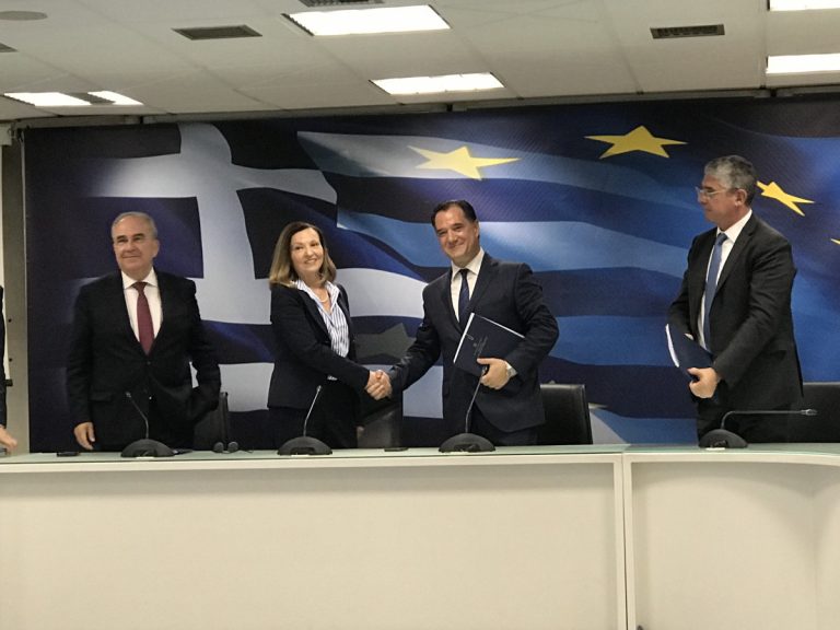 ΥΠΑΝ: Παράδοση Γεωργιάδη στην Ελένη Λουρή – «Φεύγουμε με ρεκόρ επενδύσεων»