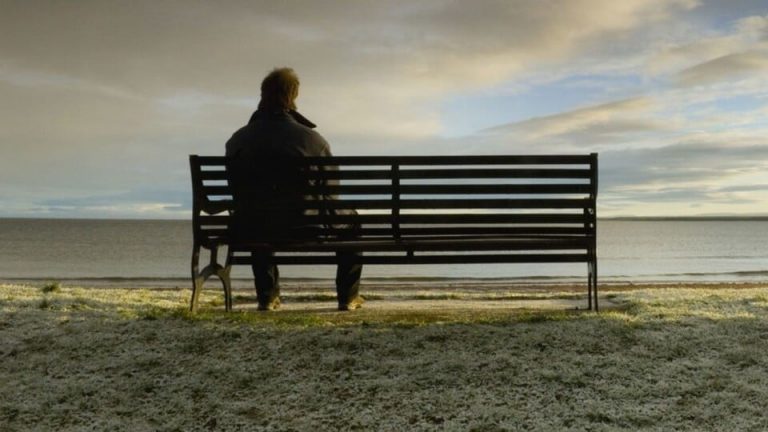 Υπάρχουν άνθρωποι που ζουν μονάχοι… Και πεθαίνουν μονάχοι