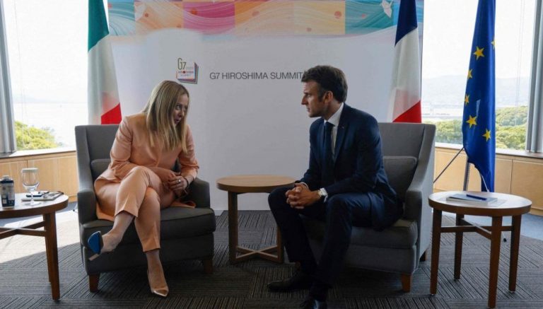 Έσπασε ο «πάγος» μεταξύ Μακρόν και Μελόνι – Αιτία του «καυγά» το μεταναστευτικό