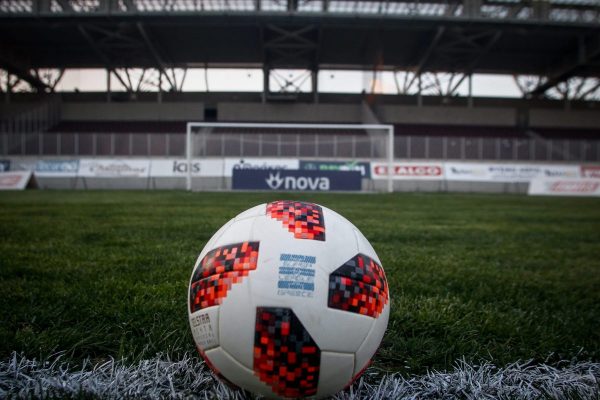 Συνεχίζεται η φαρσοκωμωδία: Μετά το κάζο με τη Λάρισα, «βλέπουν» Λαμία και Αγρίνιο για τον τελικό στην ΕΠΟ