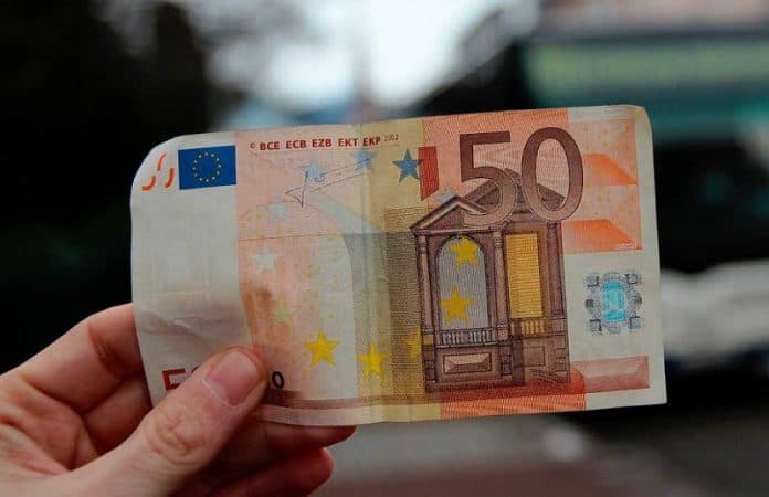 Σχηματίζεται ο σατανάς πάνω στο χαρτονόμισμα των 50 ευρώ;