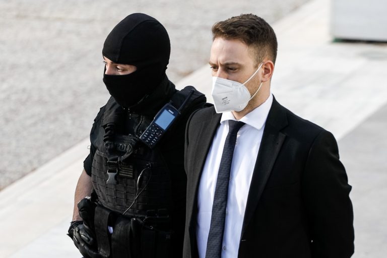 Δολοφονία Γλυκά Νερά: Διεκόπη η δίκη, απουσίαζε ο Μπάμπης Αναγνωστόπουλος