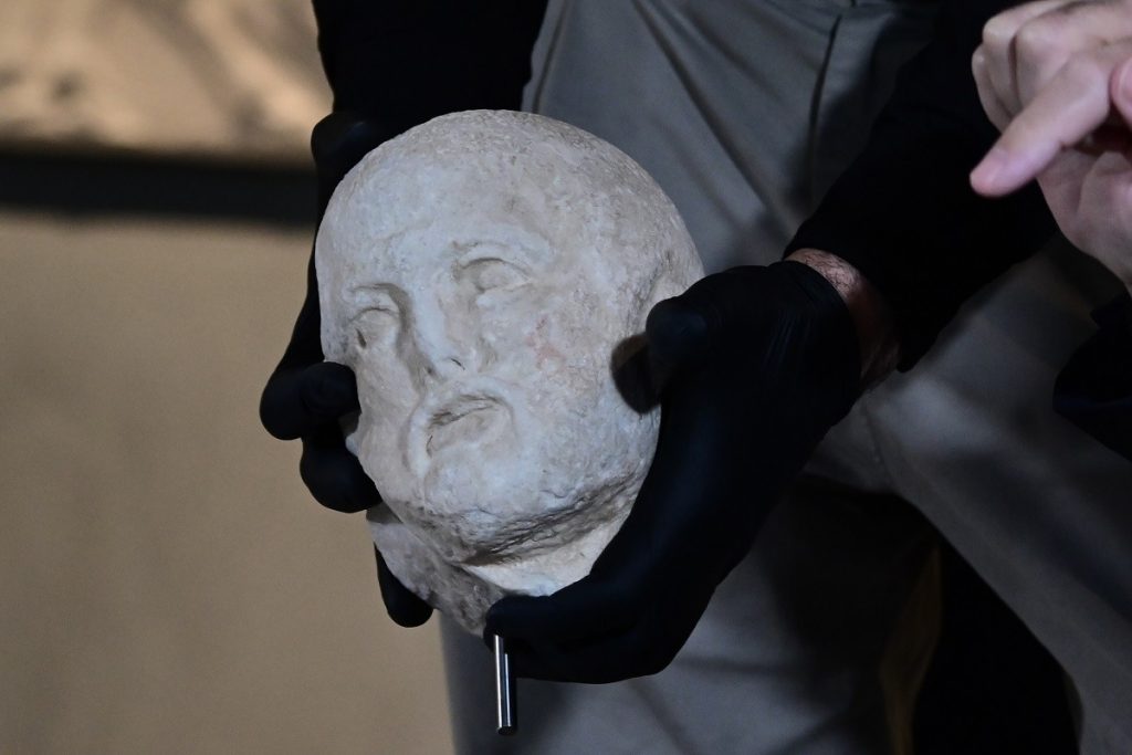 «Κάποτε πρέπει να πληρώσουμε το χρέος μας στην Αθηνά»