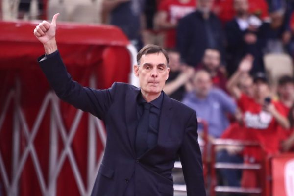 Έβγαλε το καπέλο στον Μπαρτζώκα ο Ομπράντοβιτς: «Του αξίζουν συγχαρητήρια»