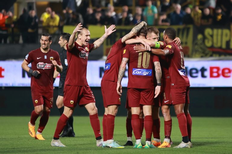 Άρης – ΑΕΚ 1-2: Πανηγύρισε το γκολ του Ρέαμπτσιουκ και το… σηκώνει