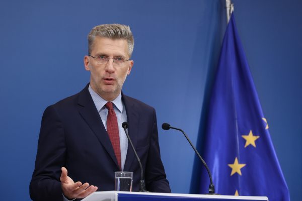 Άκης Σκέρτσος: Κατηγορεί τον ΣΥΡΙΖΑ για λογοκρισία στα μέλη του μετά την ήττα στις εκλογές – Τα τρία ερωτήματα