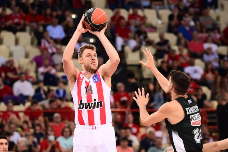 Ολυμπιακός – ΠΑΟΚ 75-54: Στον τελικό με αποθέωση και «σκούπα» οι «ερυθρόλευκοι»