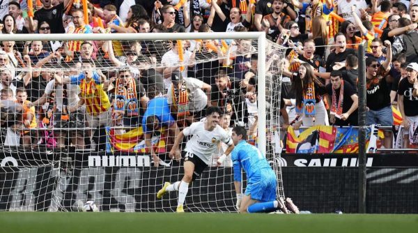 Άλμα παραμονής για τη Βαλένθια (1-0)