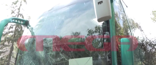 Τροχαίο στην Αίγινα: Με κακώσεις στον θώρακα η μία μαθήτρια – Συνελήφθησαν οι δύο οδηγοί των πούλμαν