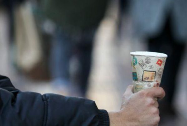 Χειροπέδες σε 48χρονο στη Θεσσαλονίκη: Εξανάγκαζε στην επαιτεία τα ανήλικα εγγόνια του