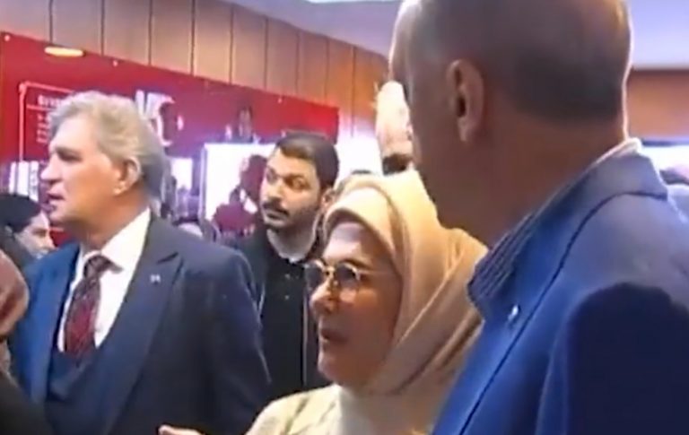 Εκλογές στην Τουρκία: Θύμωσε με ψηφοφόρο ο Ερντογάν