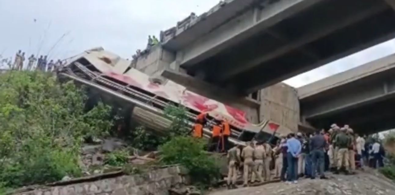 Δυστύχημα στην Ινδία: Λεωφορείο έπεσε σε φαράγγι - Τουλάχιστον 10 νεκροί και 55 τραυματίες