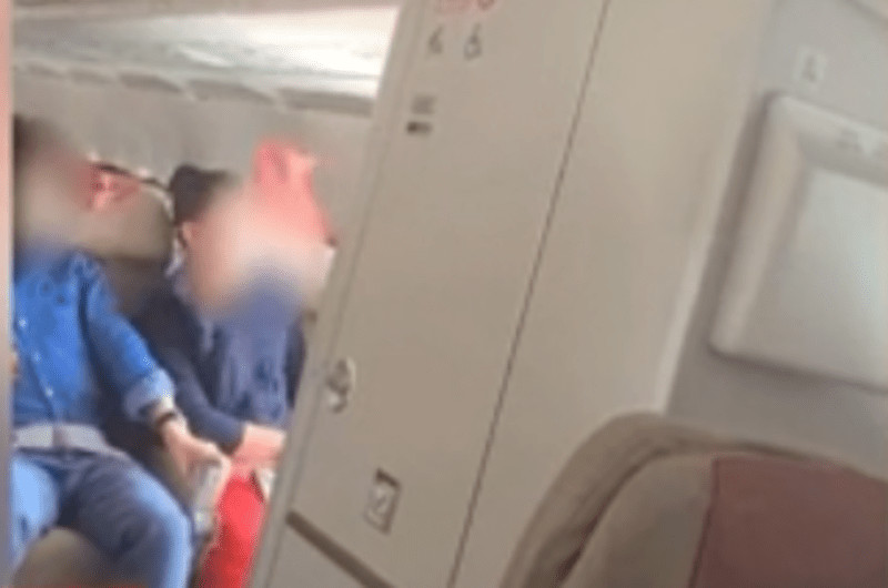Εφιάλτης στην Νότια Κορέα: Δυσφορία αισθάνθηκε ο επιβάτης που άνοιξε την πόρτα του αεροπλάνου