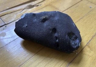 Άκουσαν έναν γδούπο, βρήκαν στην κρεβατοκάμαρα έναν ζεστό μετεωρίτη