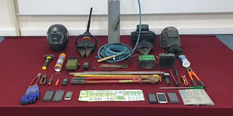 Σπείρα στη Θεσσαλονίκη: Πώς δρούσαν – Ρήμαζαν σπίτια και ΑΤΜ με εργαλεία υψηλής τεχνολογίας