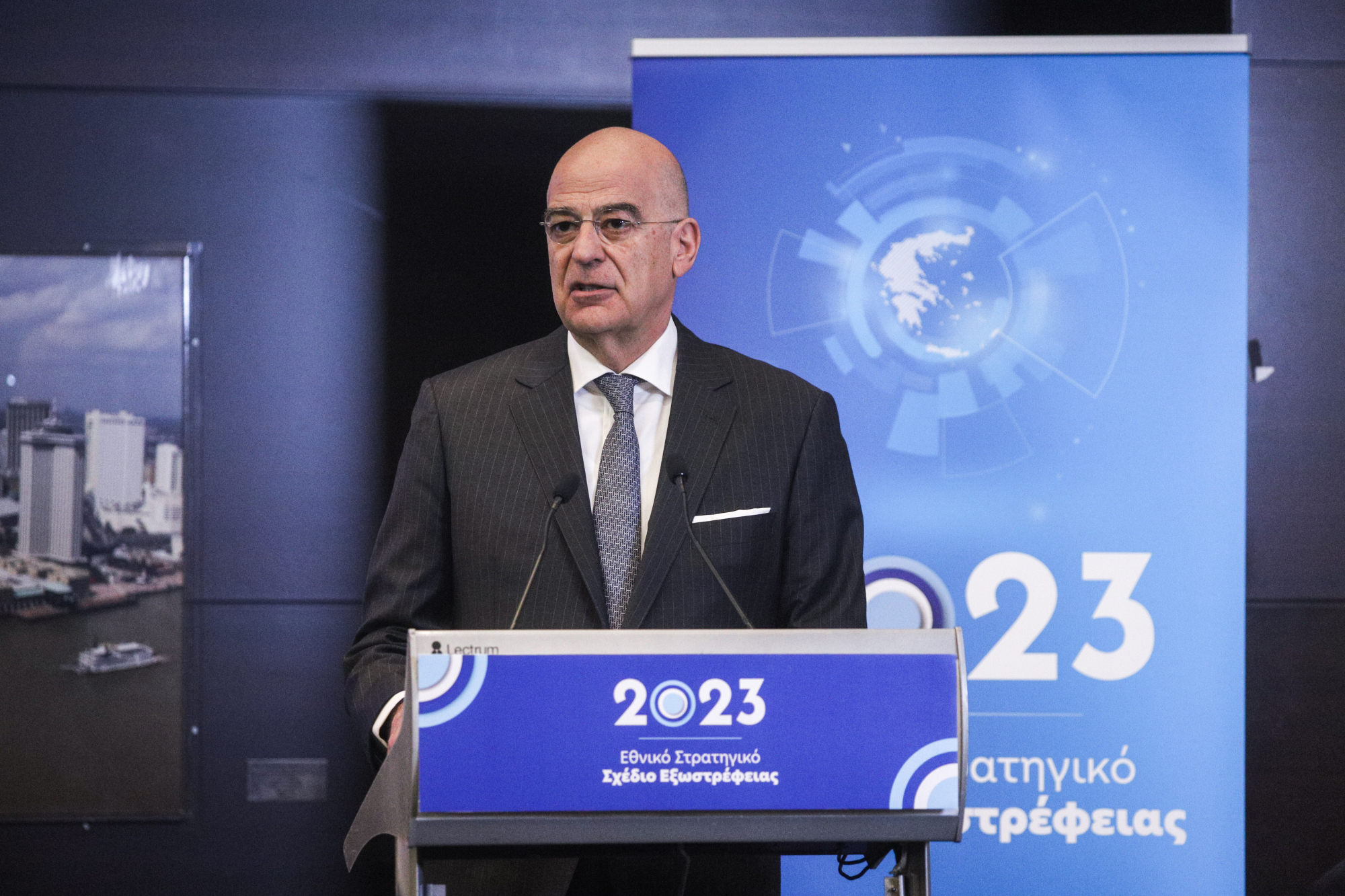 Δένδιας: Η Τουρκία να ξεφύγει από τη λογική της νέο-οθωμανικής επιβολής