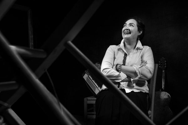 Ελένη Ουζουνίδου: «Η Τουρκομερίτισσα», μια παράσταση βασισμένη στη ζωή της Μαρίκας Νίνου