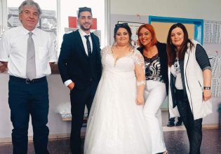 Εκλογές 2023: Νιόπαντροι μετά το γλέντι πήγαν κατευθείαν να ψηφίσουν