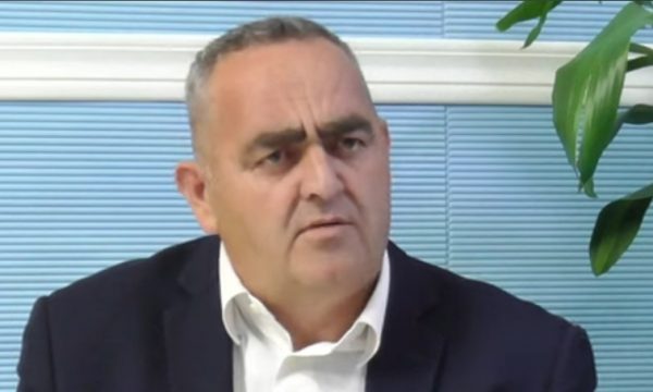 «Κατασκευασμένη πολιτική κατηγορία» εναντίον του Φρέντι Μπελέρη, λέει ο δικηγόρος του - Τι λένε τα αλβανικά ΜΜΕ