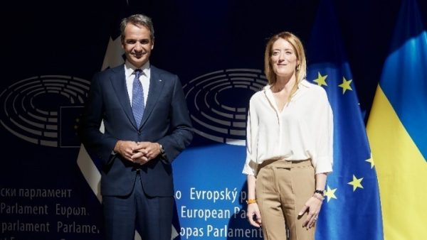 ΕΕ: Το tweet της Μέτσολα στα ελληνικά για τις εκλογές – «Ο ελληνικός λαός αξίζει μια ισχυρή κυβέρνηση»