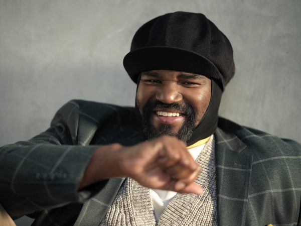 Gregory Porter: Ποιος είναι ο γητευτής της τζαζ που θα σαρώσει το Ηρώδειο