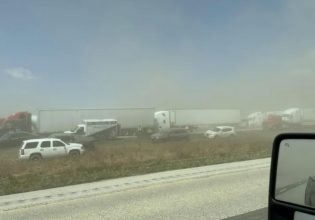 Καραμπόλα στις ΗΠΑ: Τουλάχιστον έξι οι νεκροί από το δυστύχημα που προκάλεσε θύελλα σκόνης