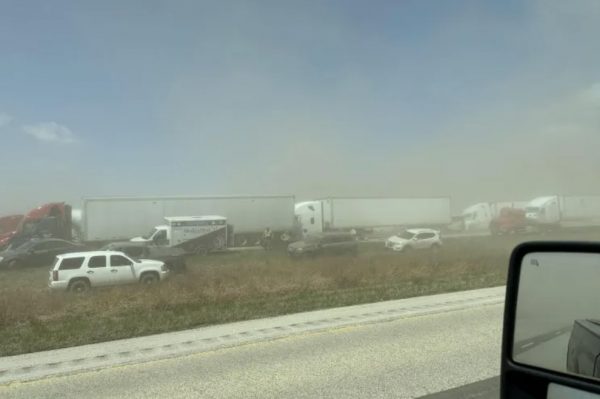 Καραμπόλα στις ΗΠΑ: Τουλάχιστον έξι οι νεκροί από το δυστύχημα που προκάλεσε θύελλα σκόνης
