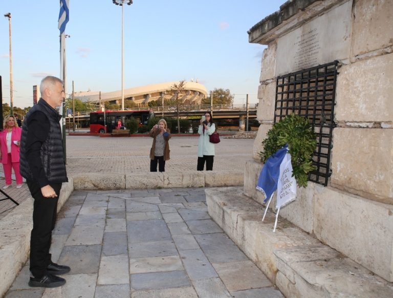 Ο Δήμαρχος Πειραιά Γιάννης Μώραλης στην εκδήλωση του Συνδέσμου Νέου Φαλήρου «Καραϊσκάκεια 2023»