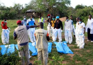 Δολοφονία στην Κένυα: Δεν σταματούν να βρίσκουν πτώματα στο δάσος Σακαχόλα – 226 τα θύματα της αίρεσης